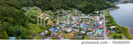 Mountain and houses at Kawaguchi lake side, Japan 76888095