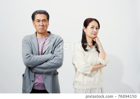 一對夫妻吵架 76894150