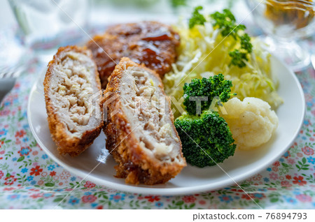 Cross section of Menchi-katsu that everyone loves Cross section of Menchi-katsu that everyone loves 76894793