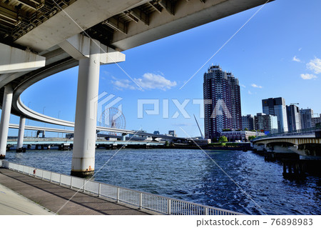 Scenery of Ariake Junction on the Tokyo Metropolitan Expressway Bayshore Line 76898983