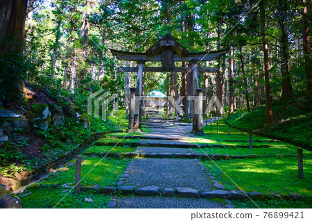 平千寺白山神社二鳥居通往胜山市的道路 76899421