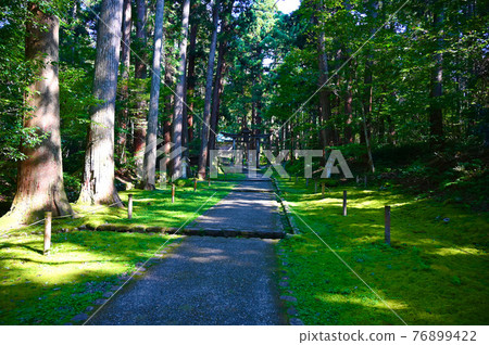 平千寺白山神社二鳥居通往胜山市的道路 76899422