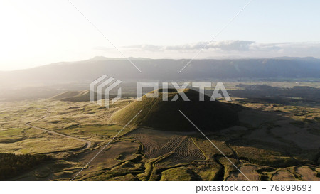 阿蘇米塚的鳥瞰圖 76899693