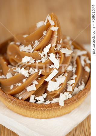 Caramel Tart 76901574