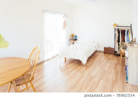 Room for living alone Room for living alone 76902554