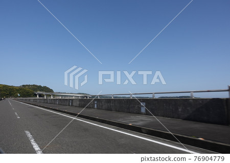 Nanki runs on Kushimoto Ohashi Nanki runs on Kushimoto Ohashi 76904779