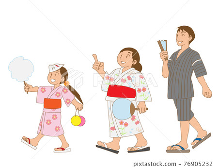 Parents and children enjoying the summer festival in yukata 76905232