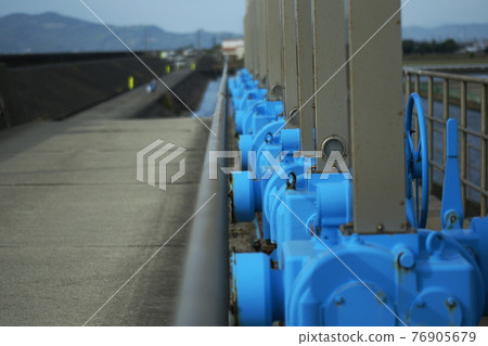 Sluice gate Sluice gate 76905679