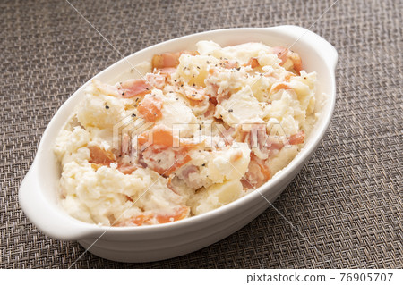 Potato salad image 76905707