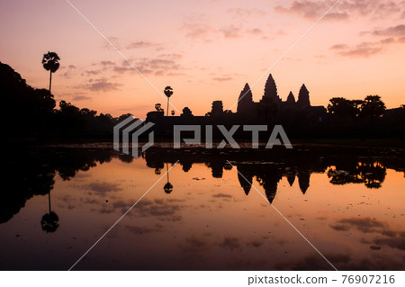 Angkor Wat at sunrise, Siem Reap, Cambodia 76907216