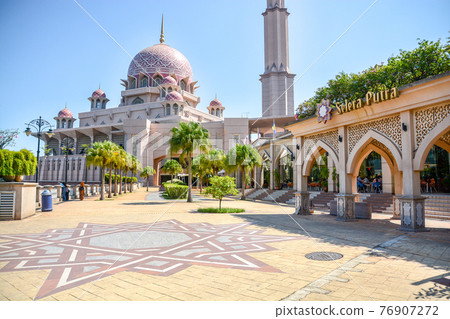 Putra Mosque, Putrajaya, Malaysia Putra Mosque, Putrajaya, Malaysia 76907272