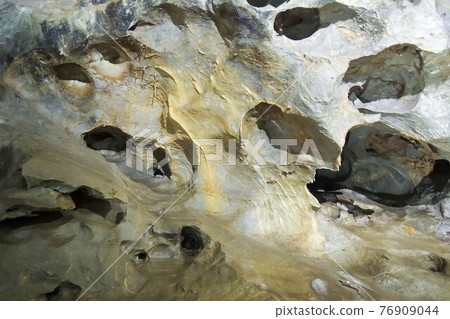 Inazumi underwater cave 76909044