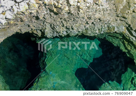 Inazumi underwater cave Inazumi underwater cave 76909047