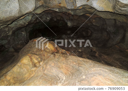 Inazumi underwater cave Inazumi underwater cave 76909053