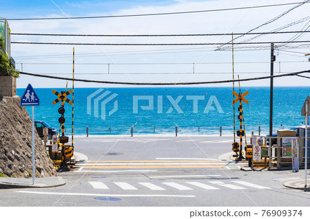 Shonan Coast Shichirigahama and Enoden Railroad Crossing 76909374