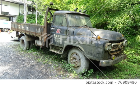 Ruined car truck 76909480