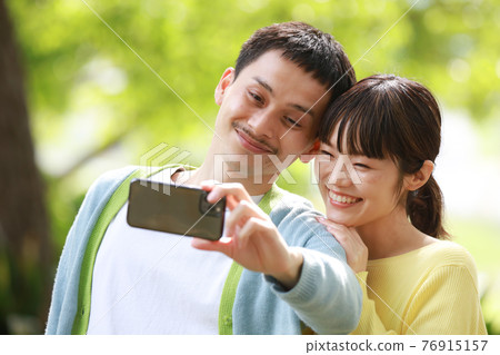 自拍的情侶 自拍的情侶 76915157