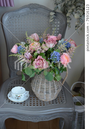 Bouquet of roses in antique color Bouquet of roses in antique color 76916123