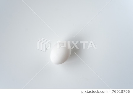 [Egg] Chicken egg, white background 76918706