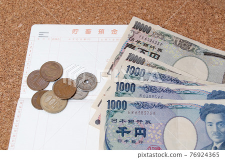 存摺,現金,存款,鈔票,硬幣,經濟,金錢 存摺,現金,存款,鈔票,硬幣,經濟,金錢 76924365