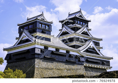 修復工作進展順利的熊本城天守閣恢復了美麗的面貌(攝於2021年3月22日) 修復工作進展順利的熊本城天守閣恢復了美麗的面貌(攝於2021年3月22日) 76924978