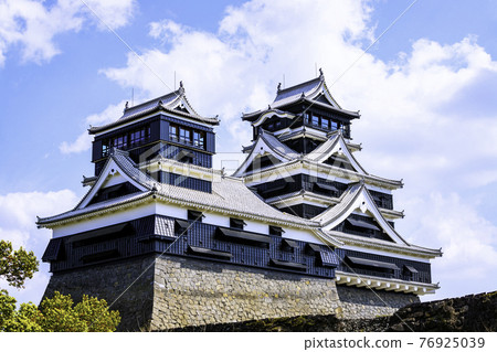 修復工作進展順利的熊本城天守閣恢復了美麗的面貌(攝於2021年3月22日) 修復工作進展順利的熊本城天守閣恢復了美麗的面貌(攝於2021年3月22日) 76925039