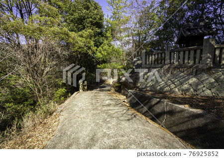 岡山縣淺口市太郎神社參拜道 岡山縣淺口市太郎神社參拜道 76925852