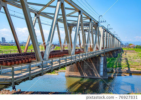 東武東上線 入間川大橋 初春風景 荒川支流 東武東上線 入間川大橋 初春風景 荒川支流 76927831