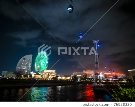 [Yokohama Minatomirai] 帶橫濱Air Cabin和Cosmo Clock 21摩天輪的夜景 76928320