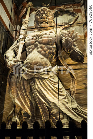 Statue of Nandaimon Gate of Todaiji Temple [Agata] 76928660