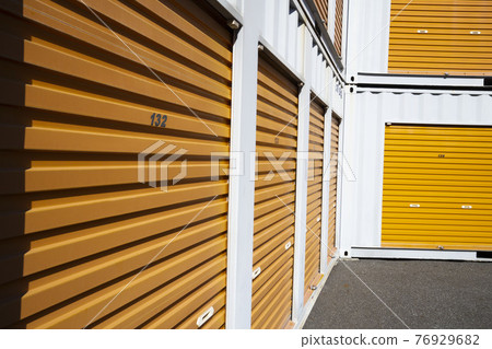 Colorful luggage compartment / yellow self-storage / orange rental warehouse / Colorful luggage compartment / yellow self-storage / orange rental warehouse / 76929682