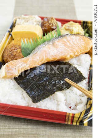 Delicious silver salmon lunch Delicious silver salmon lunch 76930711