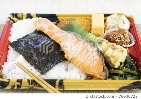Delicious silver salmon lunch Delicious silver salmon lunch 76930722