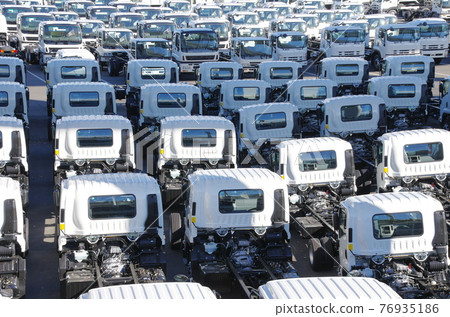 Trailer head waiting for export at the wharf 76935186