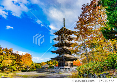 Gokurakusan Saihoji Temple Five-storied Pagoda 76940772