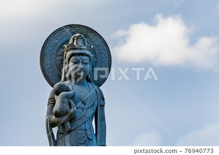 Gokurakuyama Saihoji Temple Child-rearing Kannon 76940773