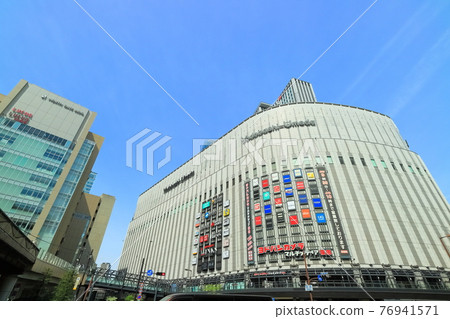 [Osaka] Osaka Yodobashi Camera in fine weather 76941571