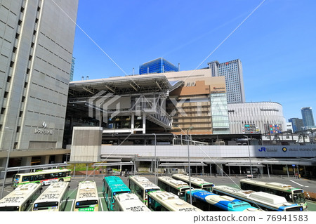 [大阪] 天氣晴朗的JR大阪站 76941583