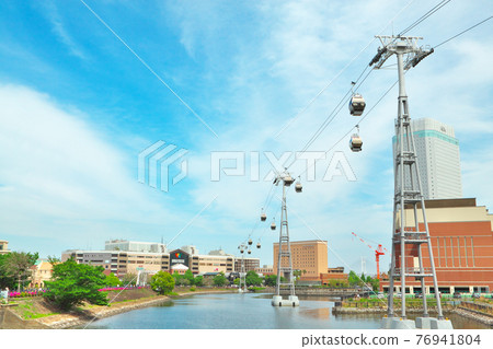 Ropeway through the city Ropeway through the city 76941804