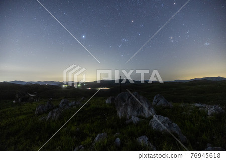 《山口縣秋吉台》秋吉台的星空 《山口縣秋吉台》秋吉台的星空 76945618