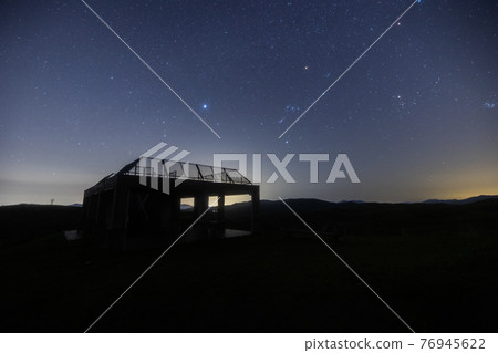 《山口縣秋吉台》秋吉台東（長者峰）天文台和獵戶座 76945622