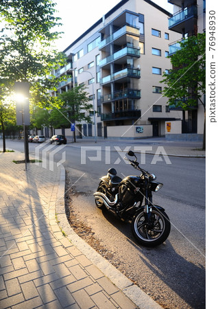 Bike street travel 76948930