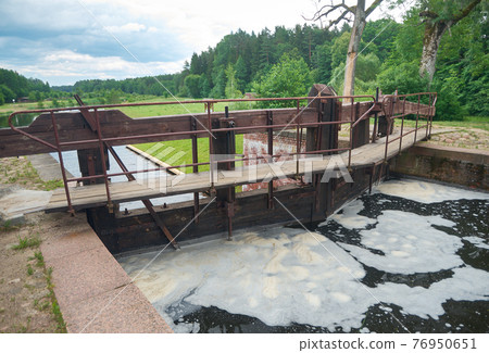 Gateways sluice (locks) Gateways sluice (locks) 76950651