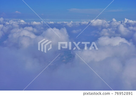 Sea of clouds from the summit of Mt. Sea of clouds from the summit of Mt. 76952891