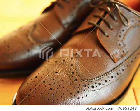Classic leather shoes businessman leather shoes business shoes 76953248