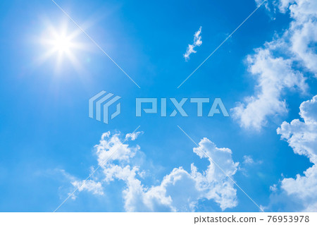 Midsummer sun 76953978