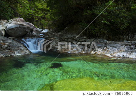 Beautiful clear stream Beautiful clear stream 76955963