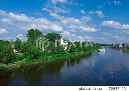 river in the old town Vologda 76957413