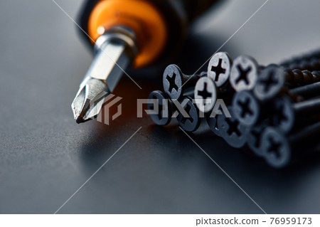 Self tapping screws and screwdriver with bit Self tapping screws and screwdriver with bit 76959173