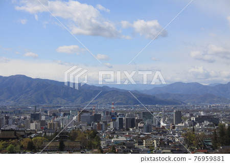 Spring weather in Nagano City 76959881